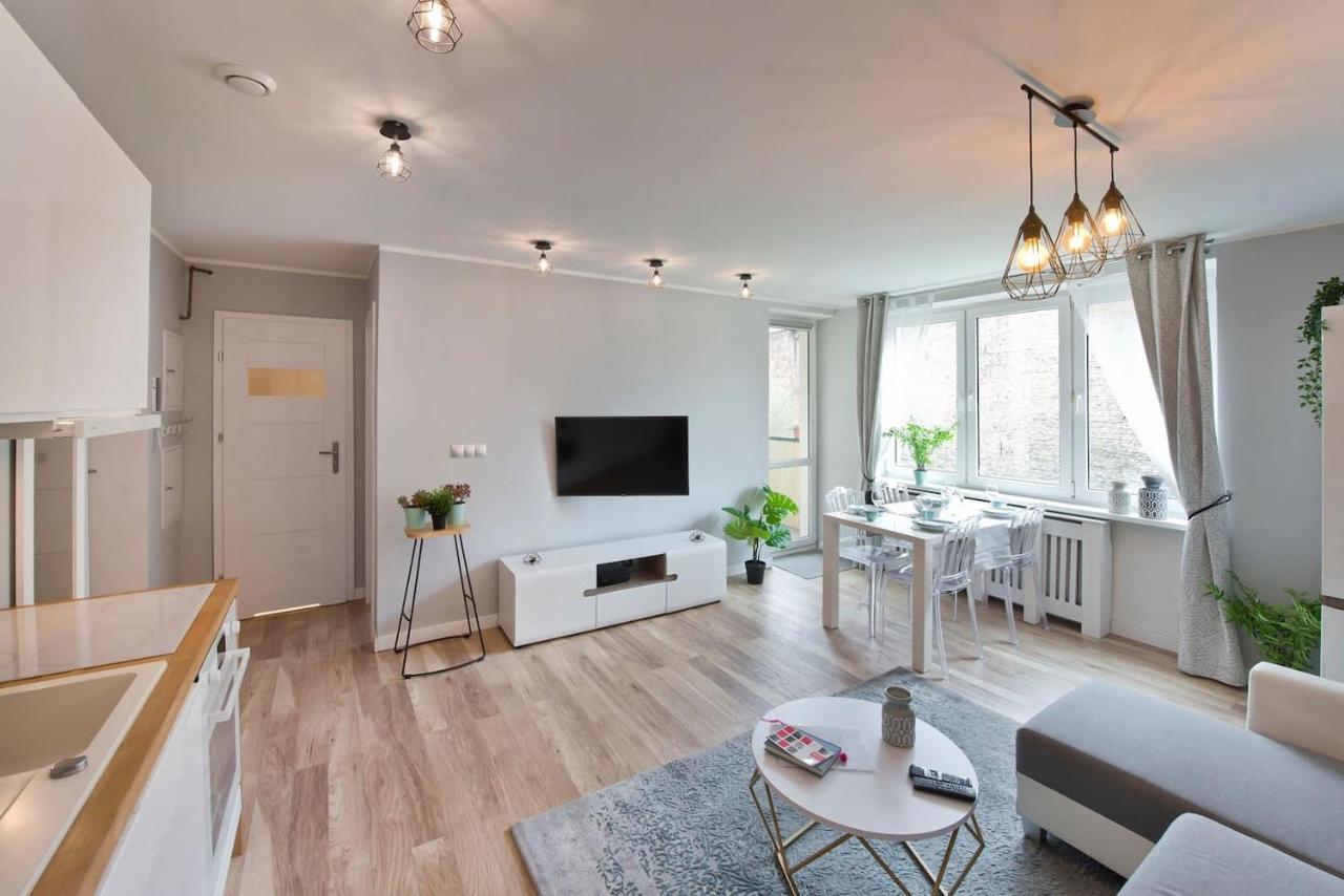 Stay Hip In Vibrant Centrally Located Apartment In Old Town Гданск Екстериор снимка